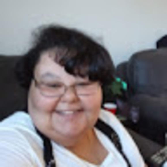 Meet your Posher, Amanda - Picture 1 of 1